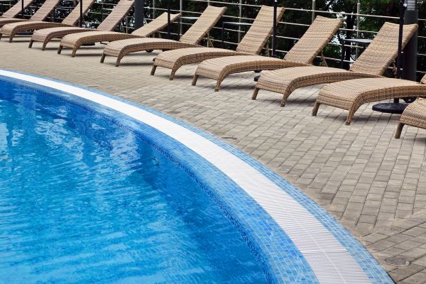 Cost of Poolside Hardscaping in Brentwood